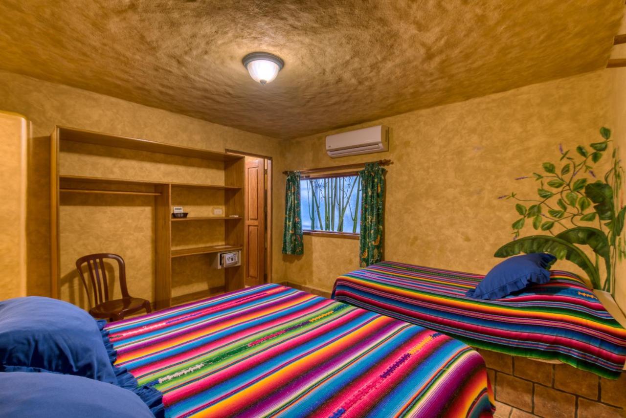 מונטזומה El Sano Banano Beachside Hotel מראה חיצוני תמונה